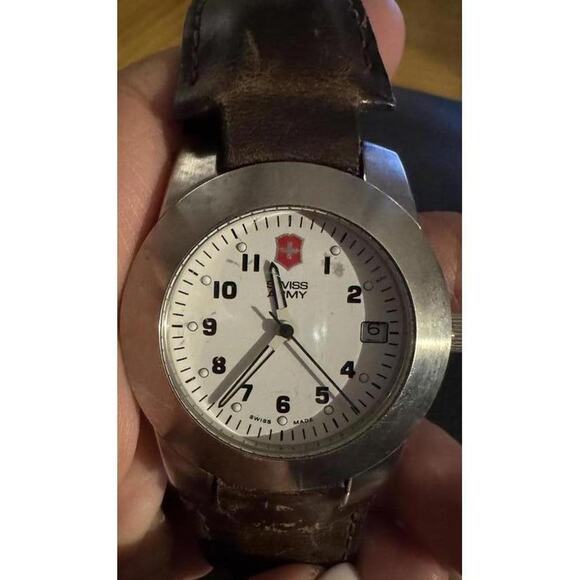 Swiss Army watch - Picture 1 of 6